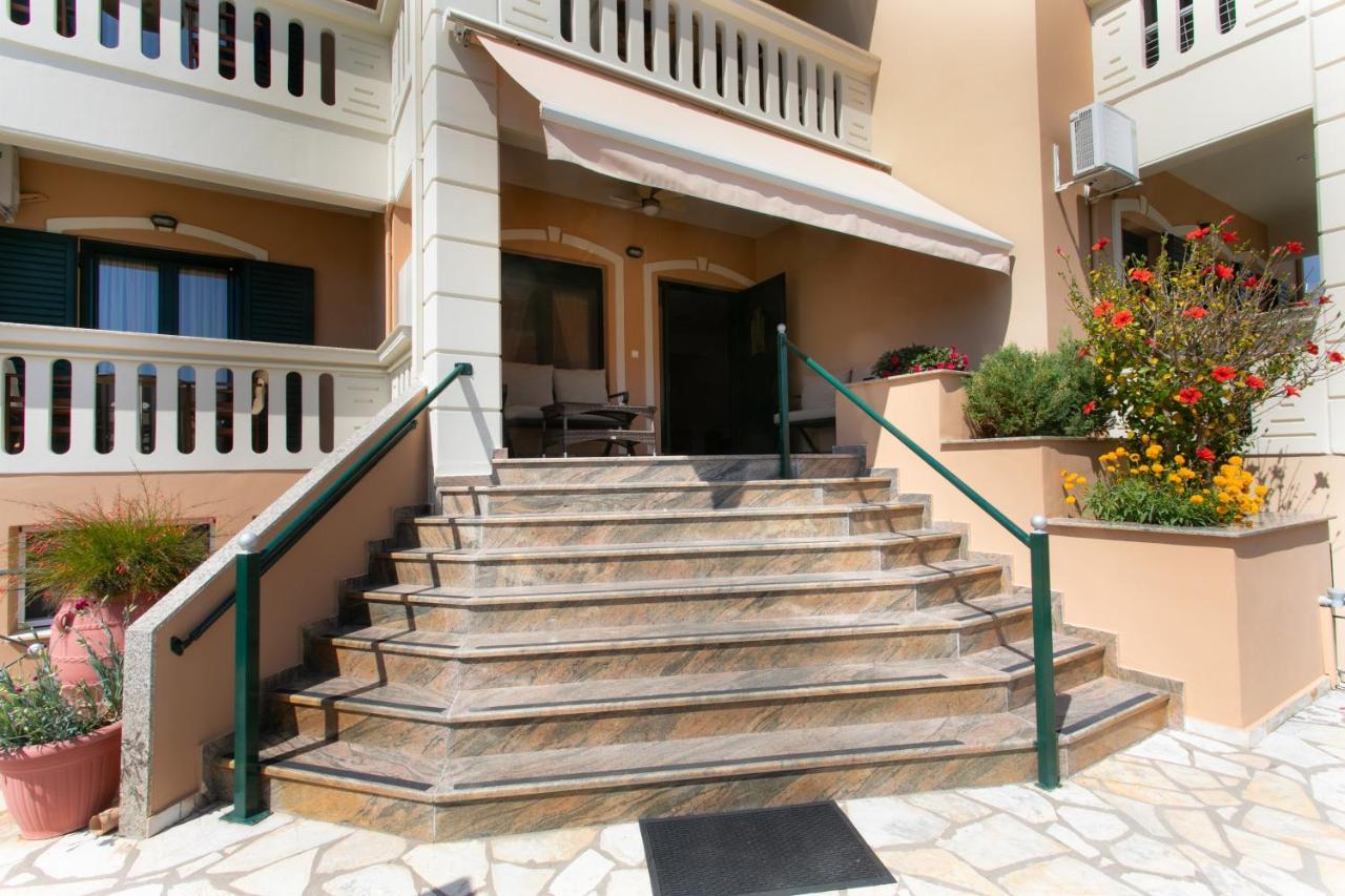 Lady Elena Hotel Ammoudia Exterior foto